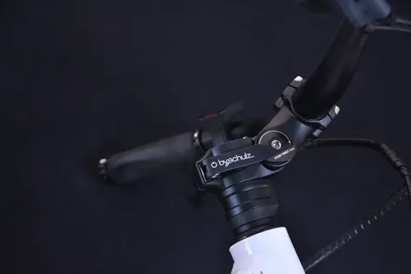 Lenker by.schulz Das Trekking E-Bikes Gamma von Cucuma mit Komponenten von "by.schulz"